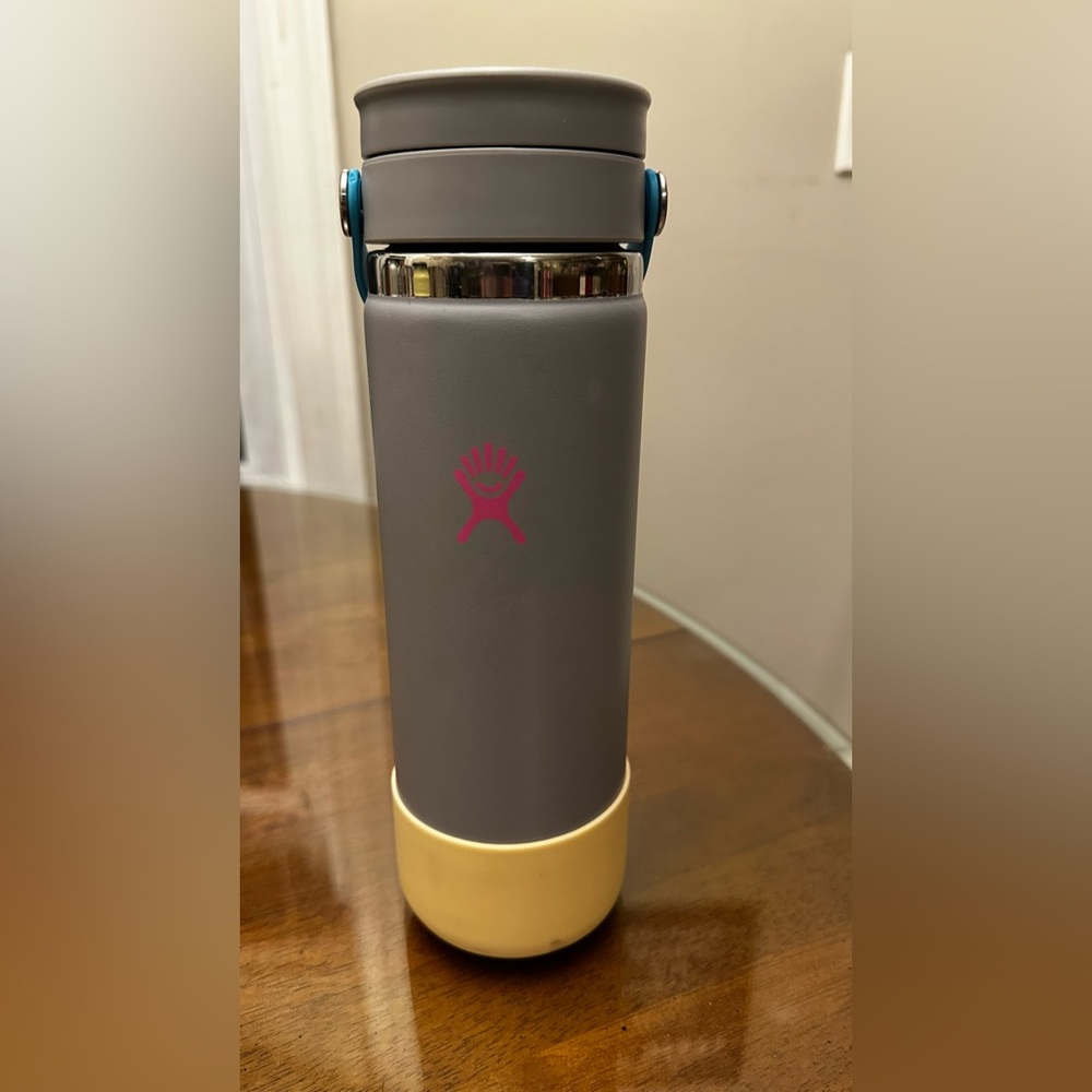 Hydro flask sip bottle